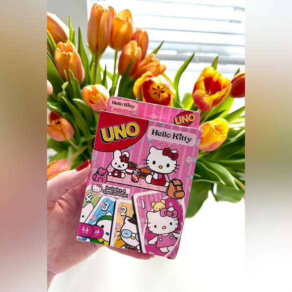 NEW UNO Hello Kitty Card Game Sealed🌸Perfect Gift 🎁 - Picture 1 of 2